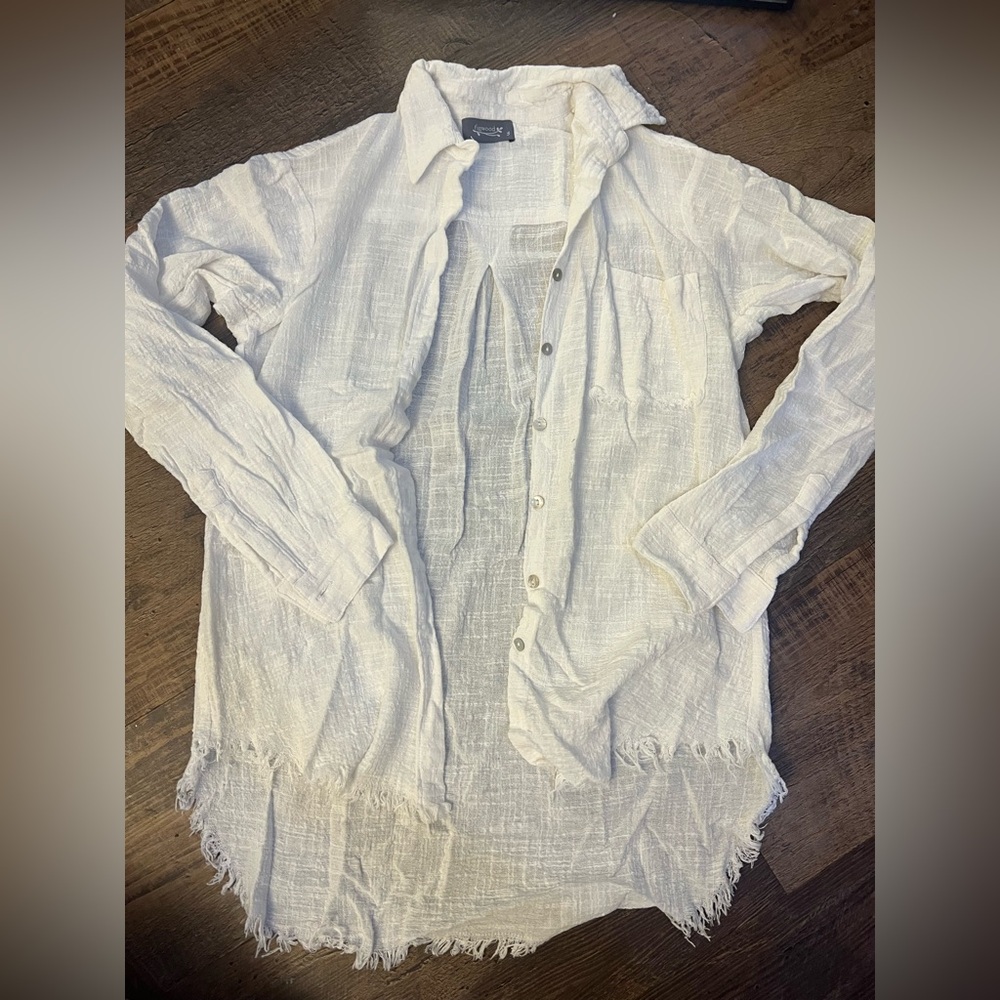 Figwood Linen Frayed Hem Lightweight Button-up Longsleeve